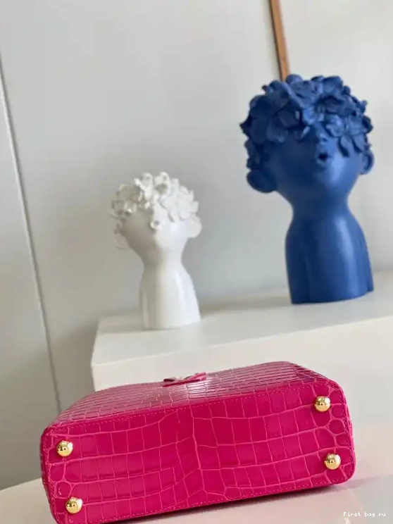 First bag ru BB LOUIS CAPUCINES VUITTON 0613